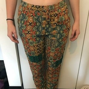 Forever 21 Patterned Cloth Pants Size S